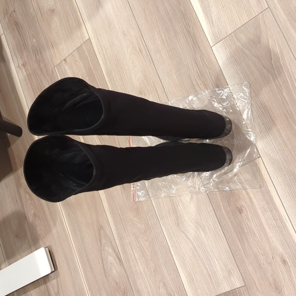 Stuart Weitzman Reserve Suede Strech Back - Picture 4 of 7